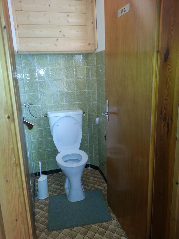 Standard Doppelzimmer mit Balkon und Gemeinschaftsbad